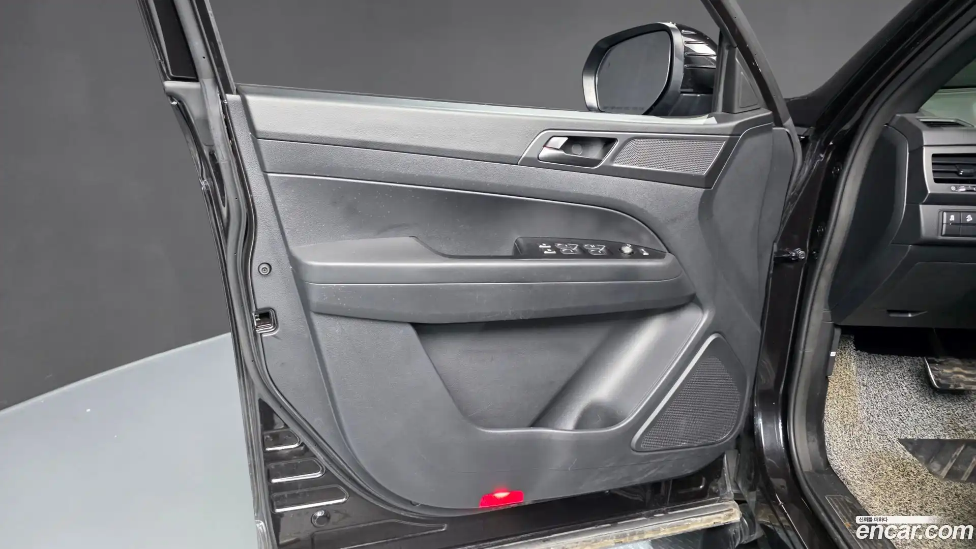 Rexton KG Mobility 2022.10-INNER-034