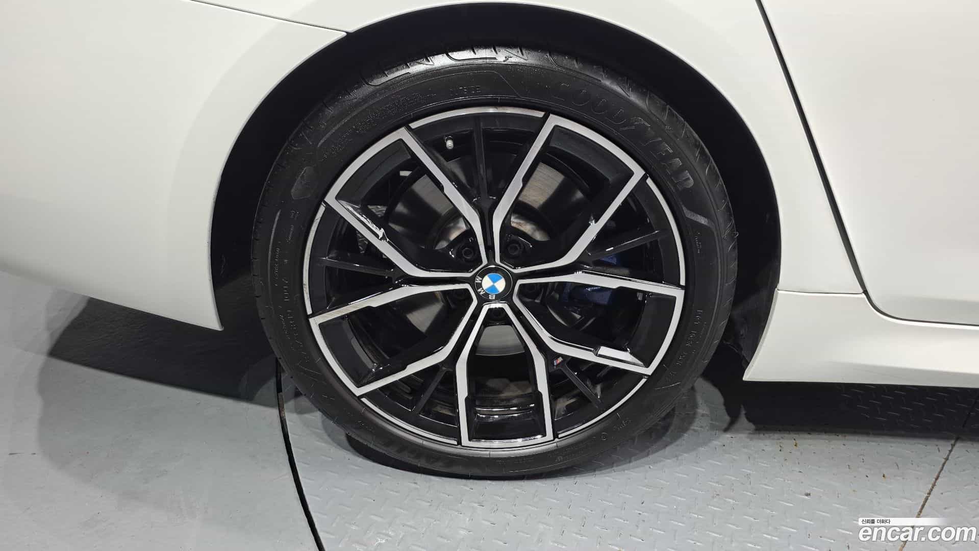5-Series BMW 2023.6-OUTER-005