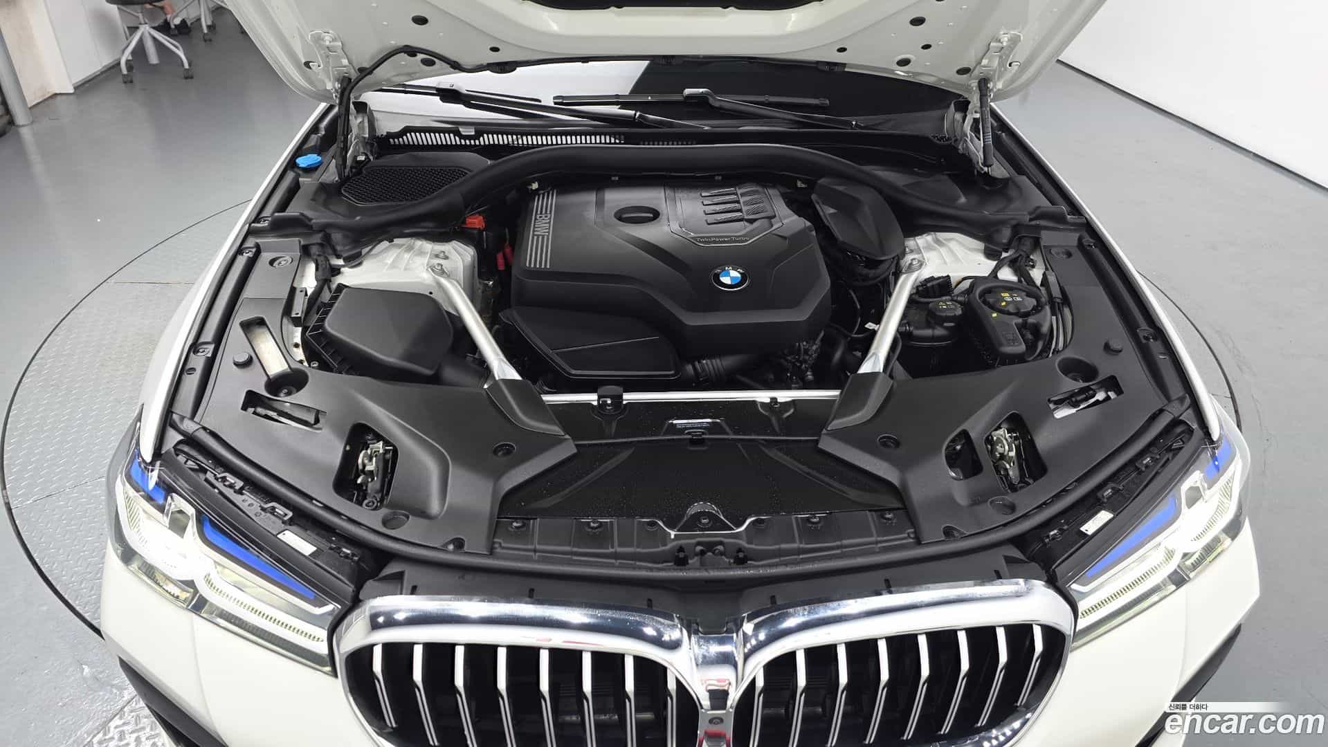 5-Series BMW 2023.6-OUTER-006