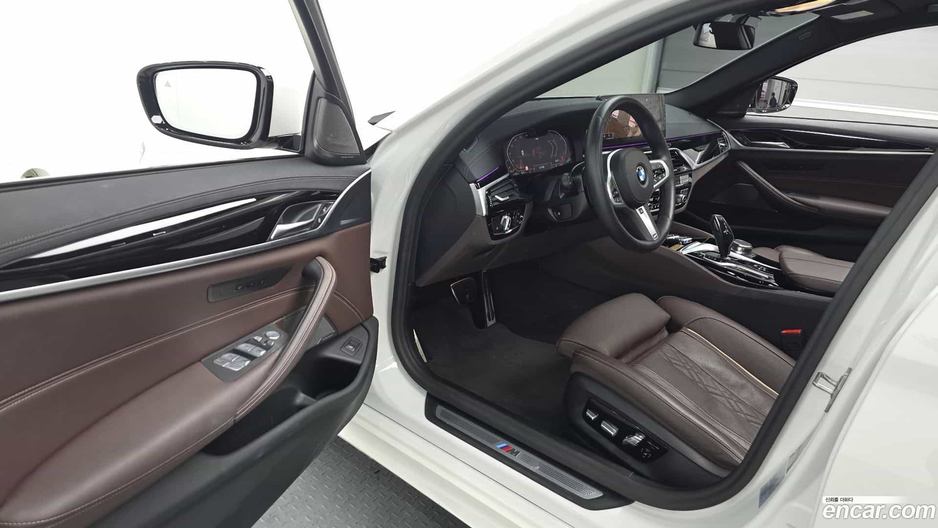 5-Series BMW 2023.6-INNER-010