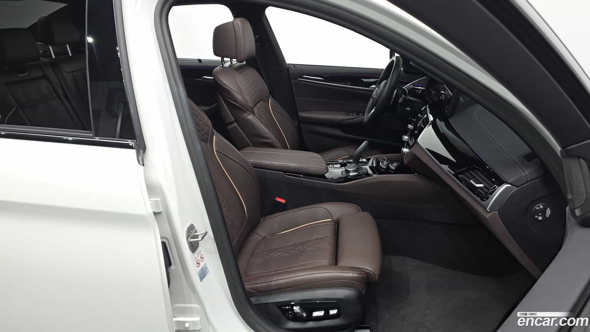 5-Series BMW 2023.6-INNER-036