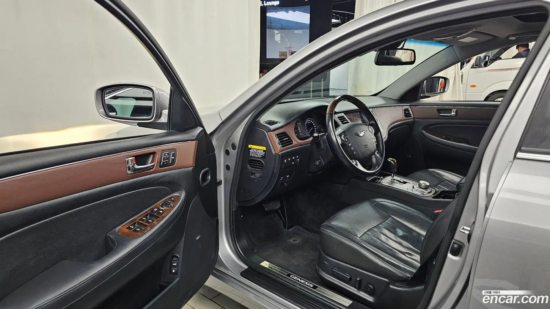 Genesis Hyundai 2010.7-INNER-010