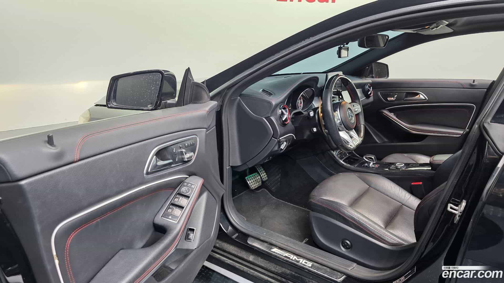 CLA-Class Mercedes-Benz 2015.4-INNER-010