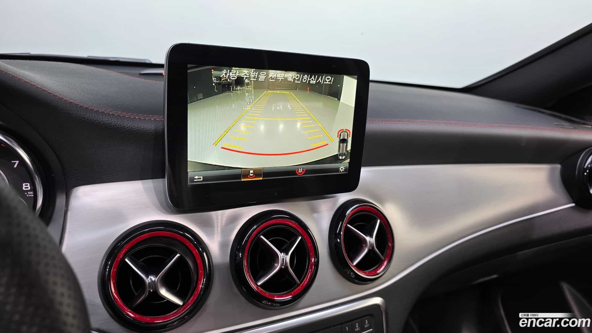 CLA-Class Mercedes-Benz 2015.4-OPTION-020