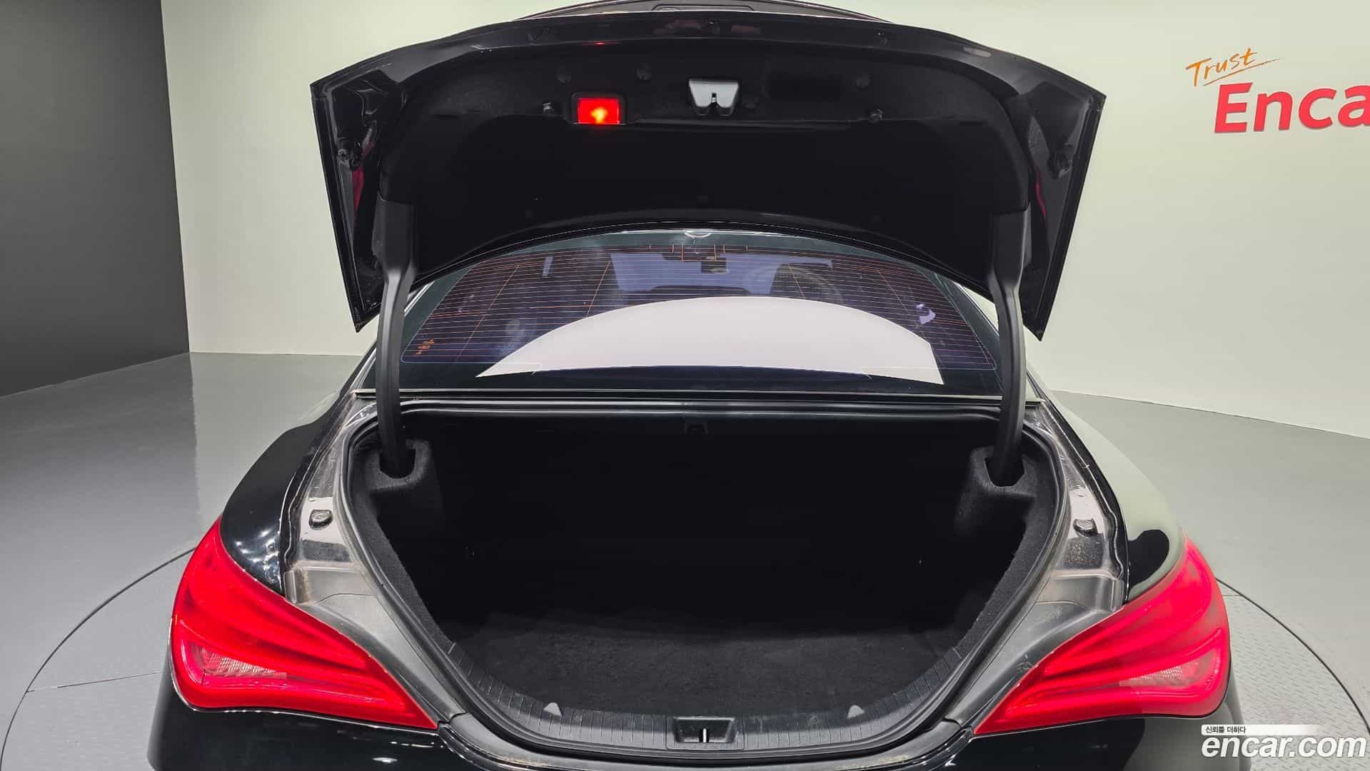 CLA-Class Mercedes-Benz 2015.4-OPTION-024
