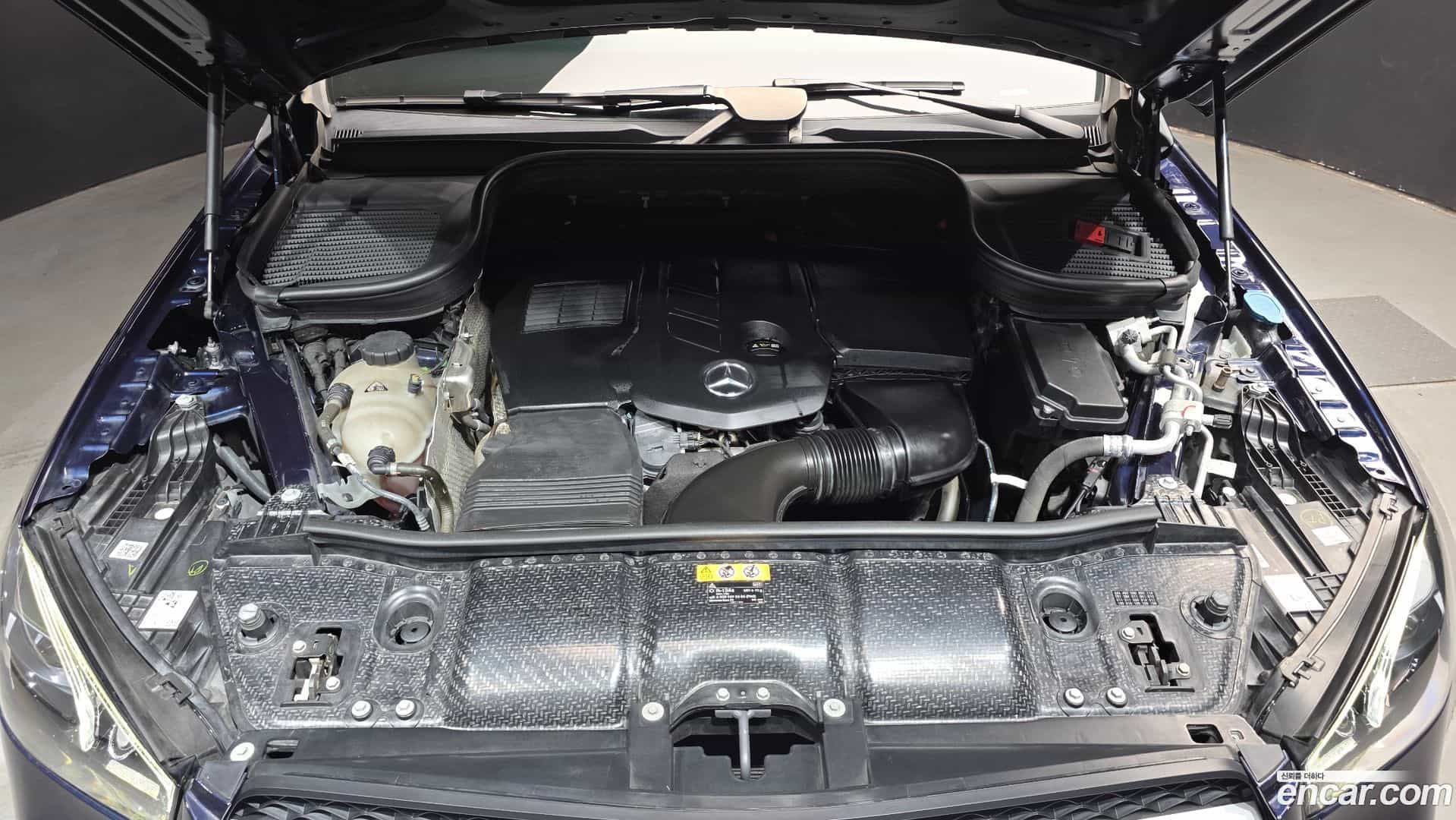 GLE-Class Mercedes-Benz 2020.8-OUTER-006