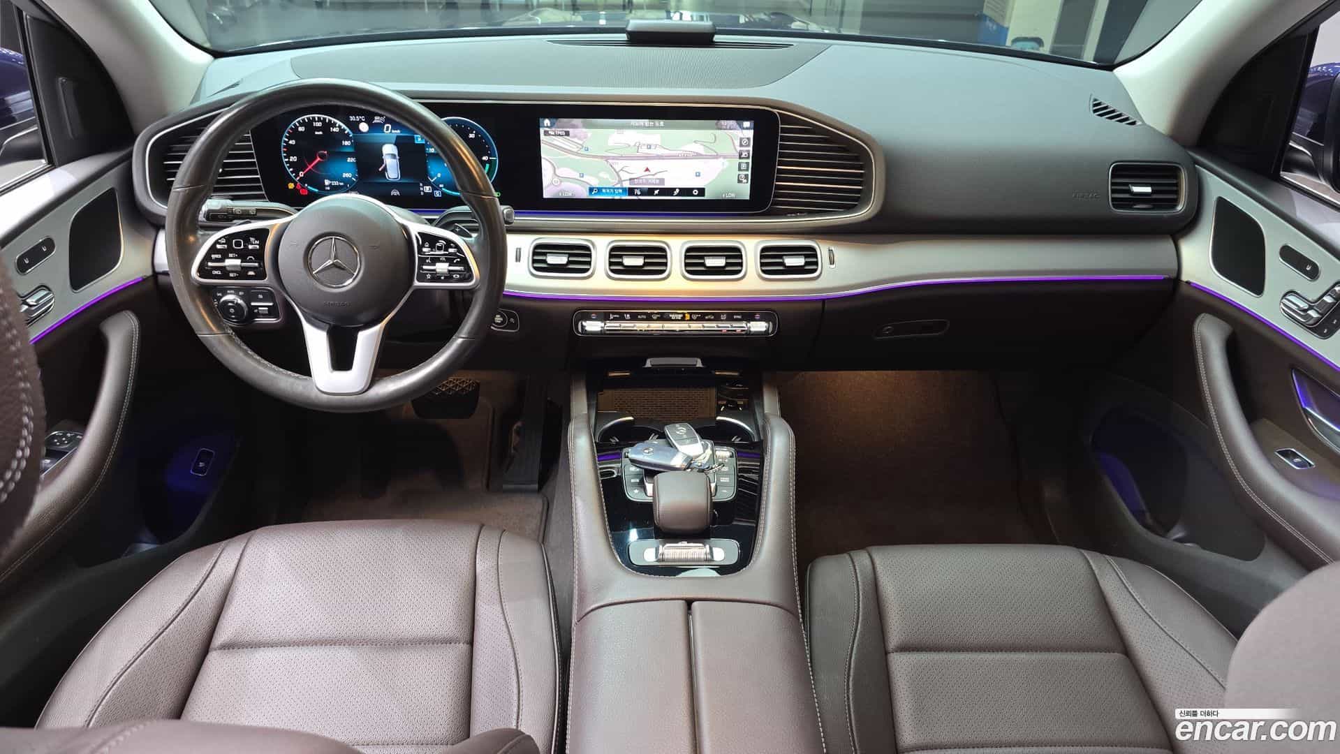 GLE-Class Mercedes-Benz 2020.8-INNER-007