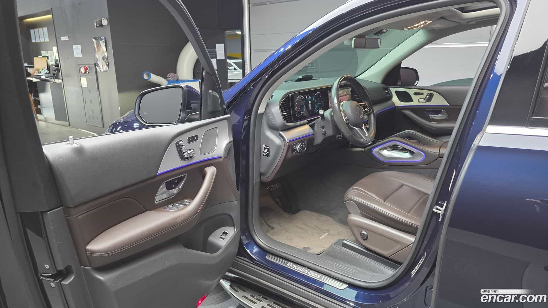 GLE-Class Mercedes-Benz 2020.8-INNER-010