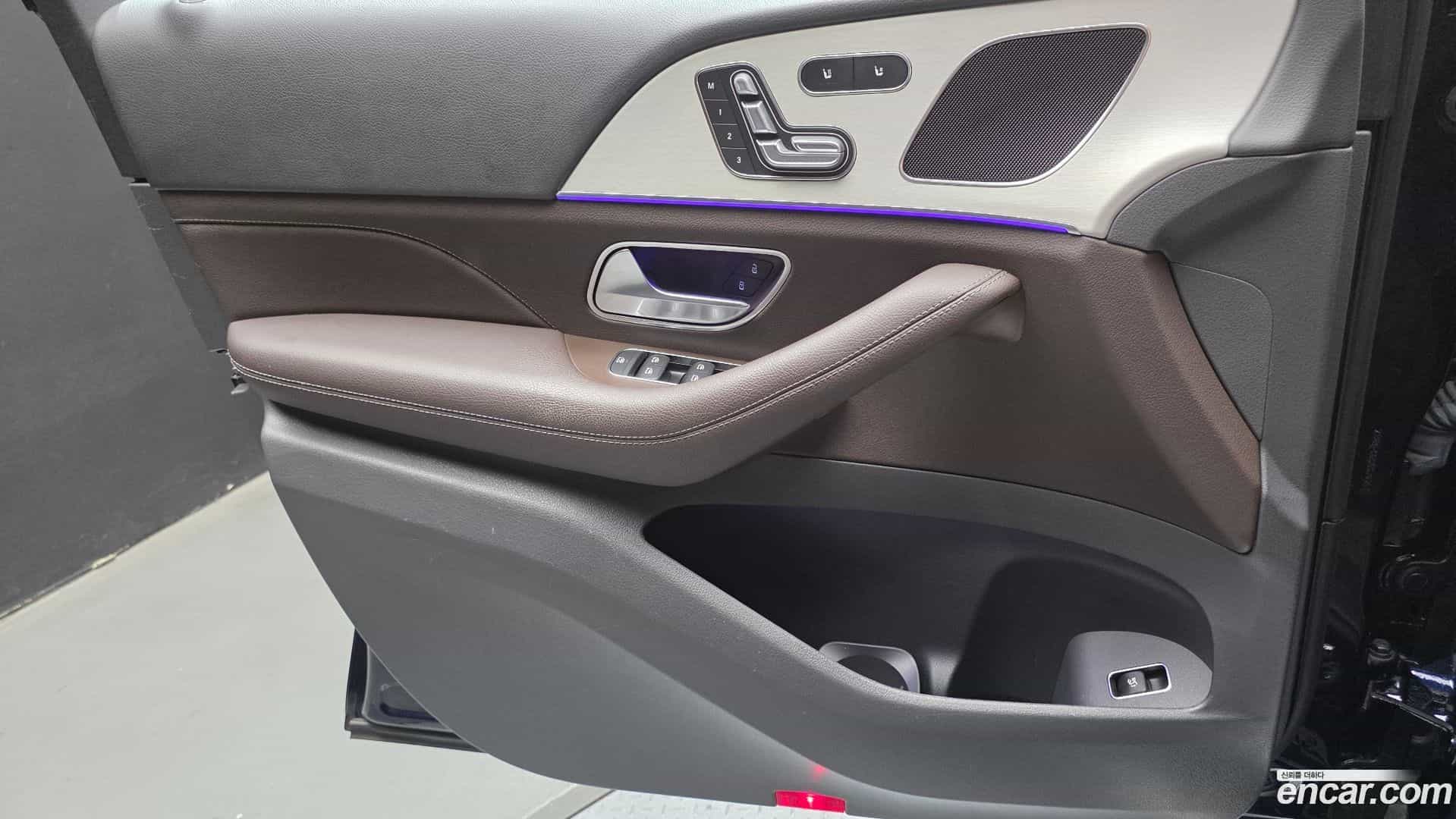 GLE-Class Mercedes-Benz 2020.8-INNER-034