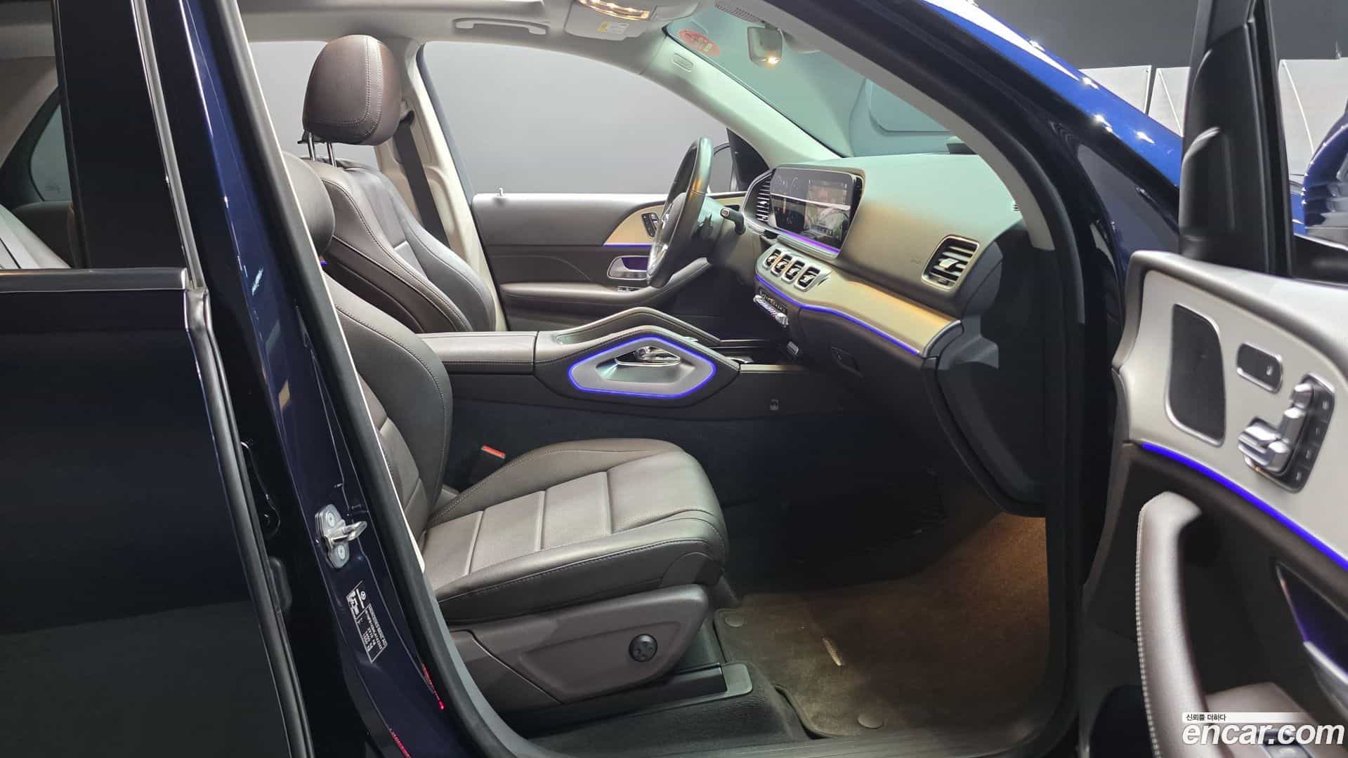 GLE-Class Mercedes-Benz 2020.8-INNER-036