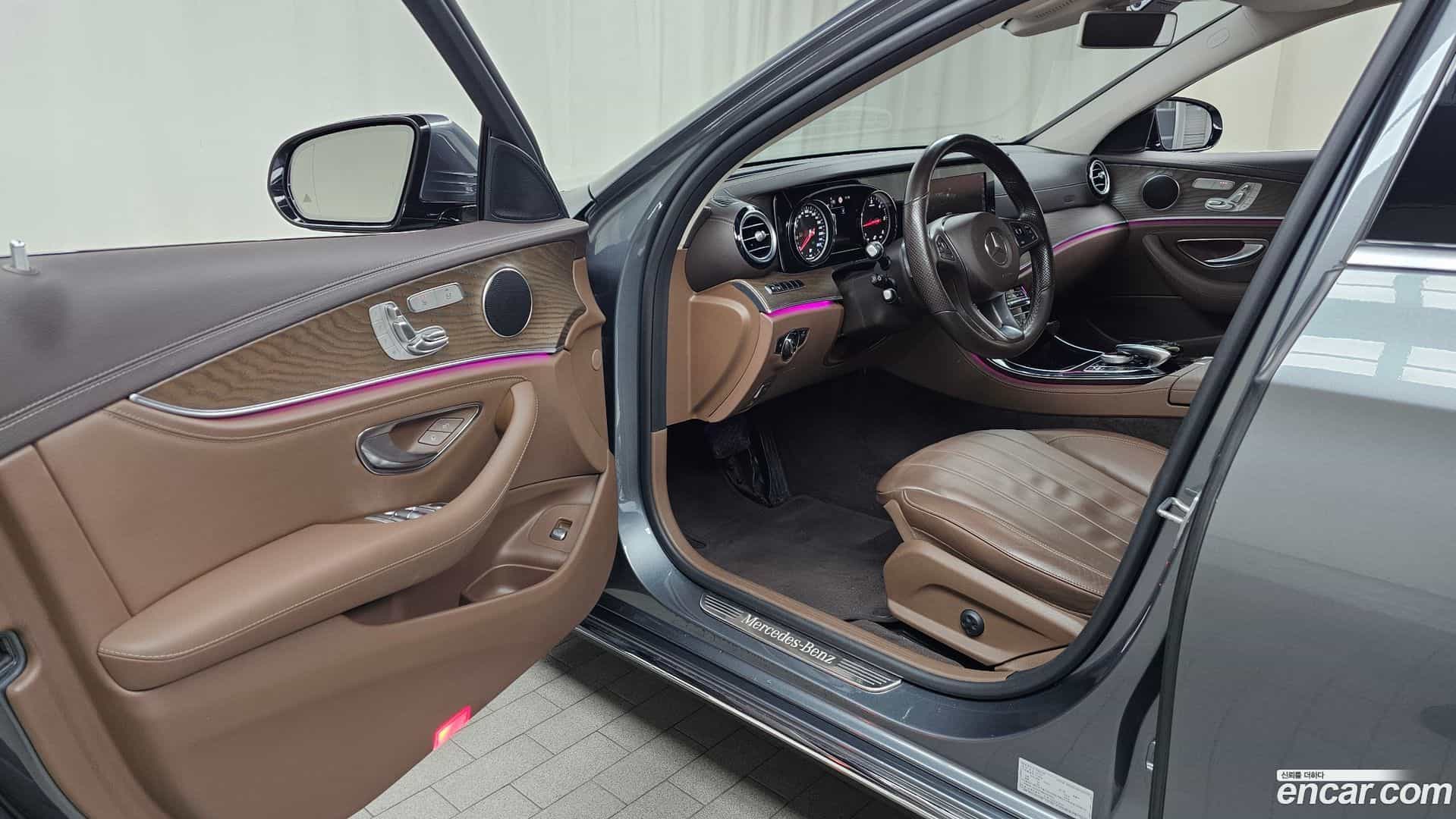 E-Class Mercedes-Benz 2018.0-INNER-010