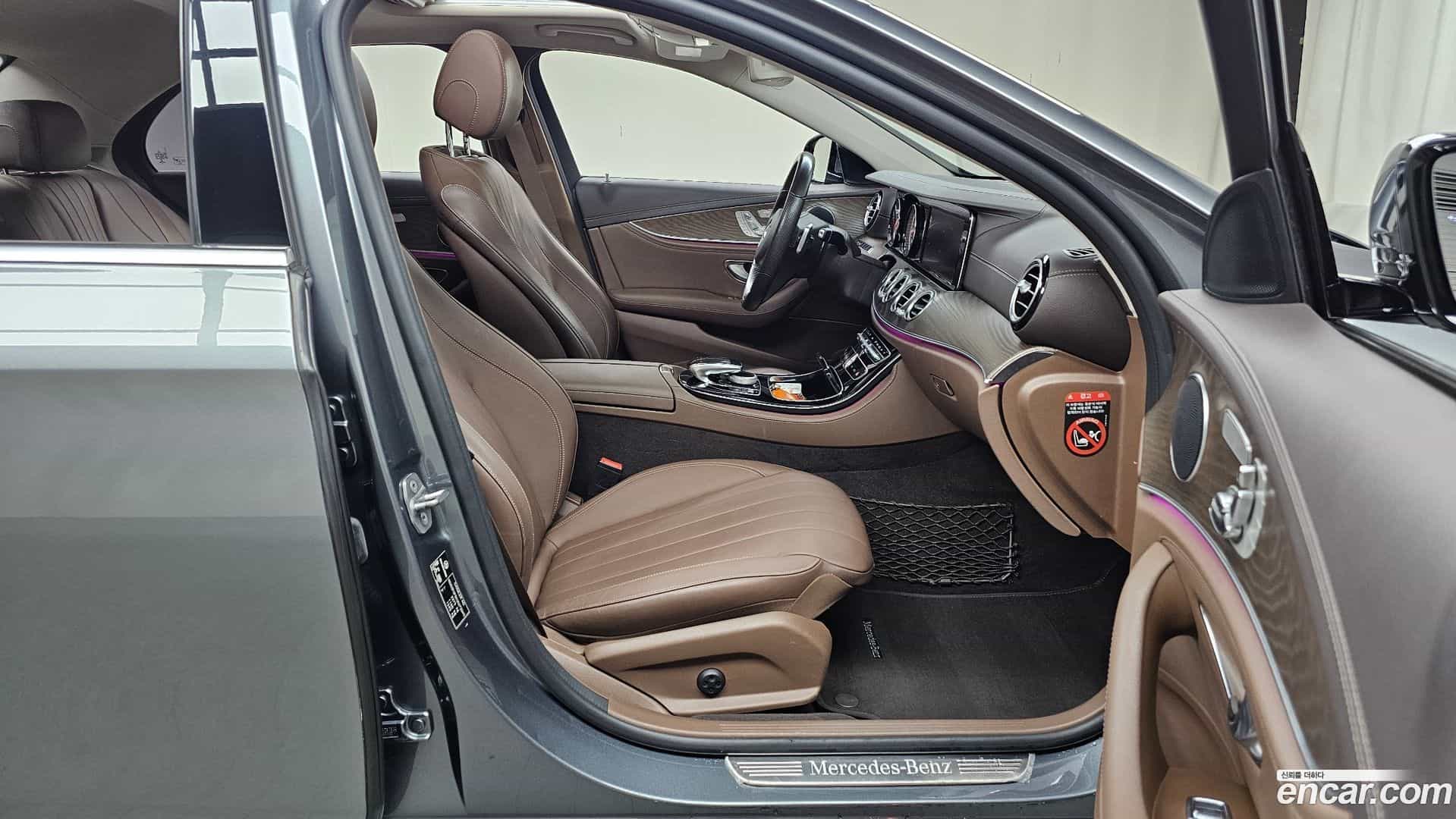 E-Class Mercedes-Benz 2018.0-OPTION-015