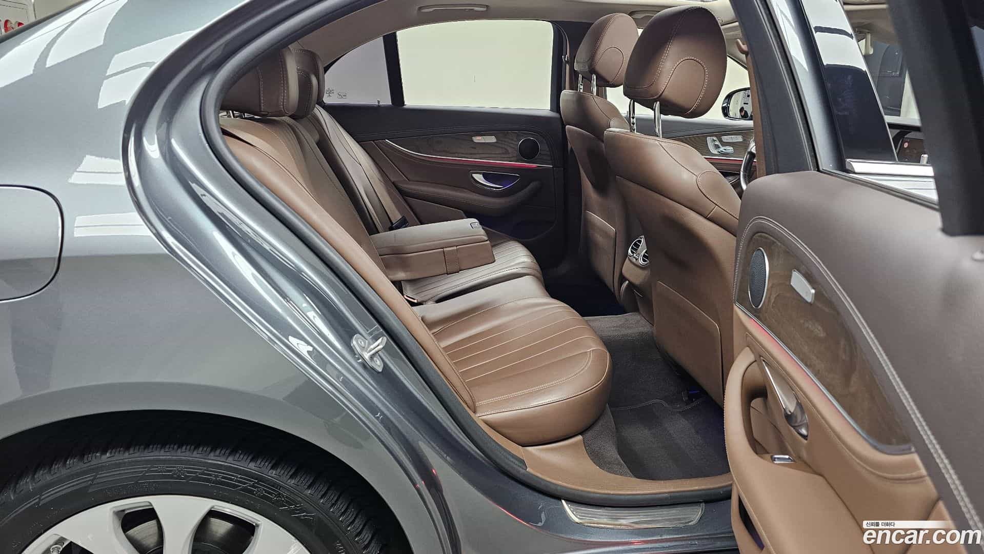E-Class Mercedes-Benz 2018.0-OPTION-016