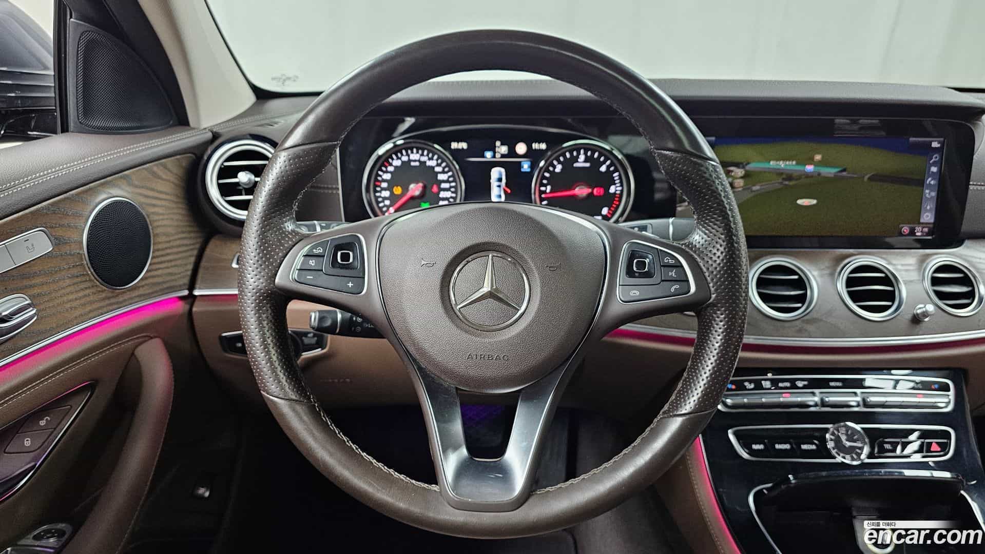 E-Class Mercedes-Benz 2018.0-OPTION-017