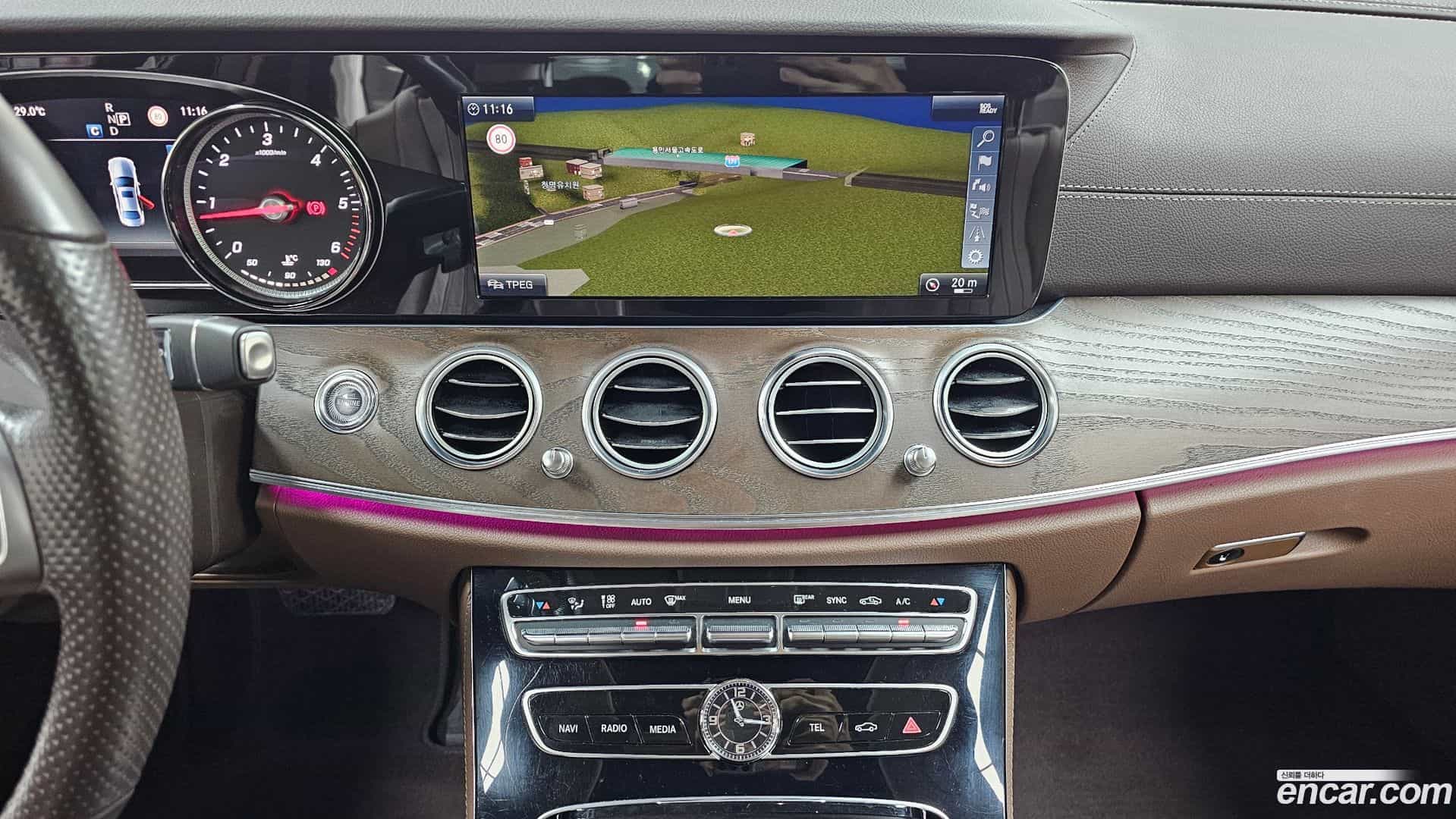 E-Class Mercedes-Benz 2018.0-OPTION-019