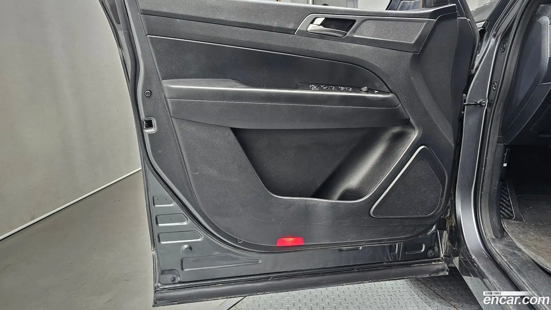 Rexton KG Mobility 2024.2-INNER-034