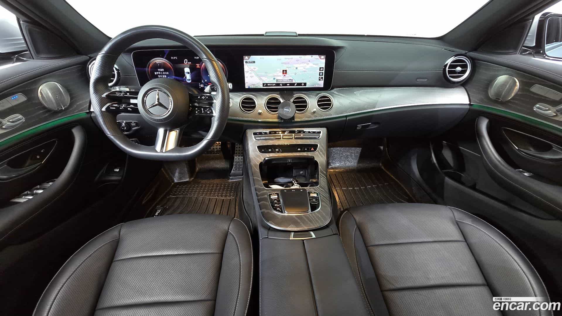 E-Class Mercedes-Benz 2022.5-INNER-007