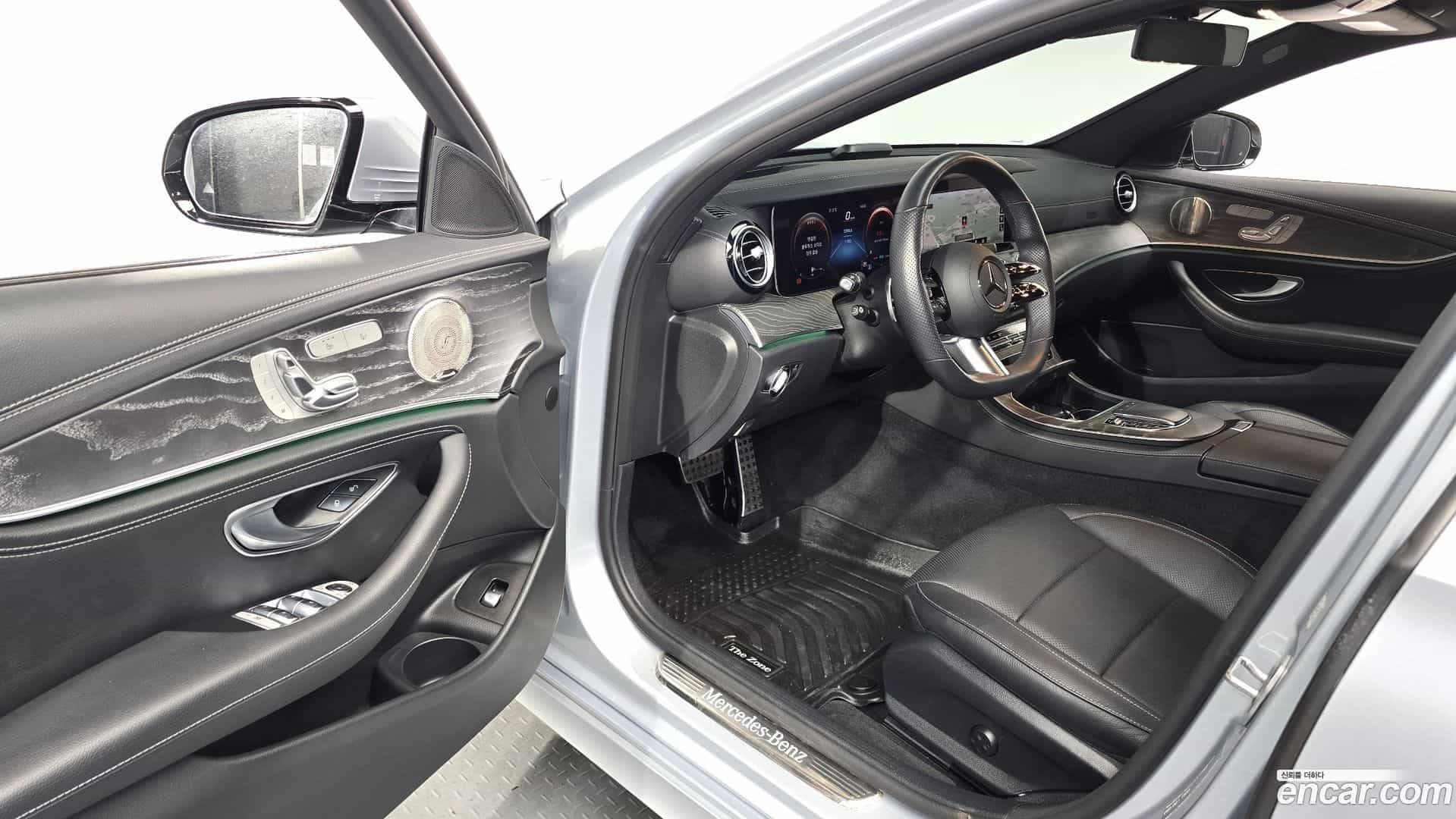 E-Class Mercedes-Benz 2022.5-INNER-010