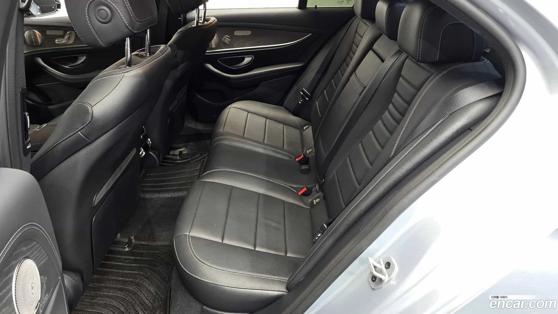 E-Class Mercedes-Benz 2022.5-OPTION-015