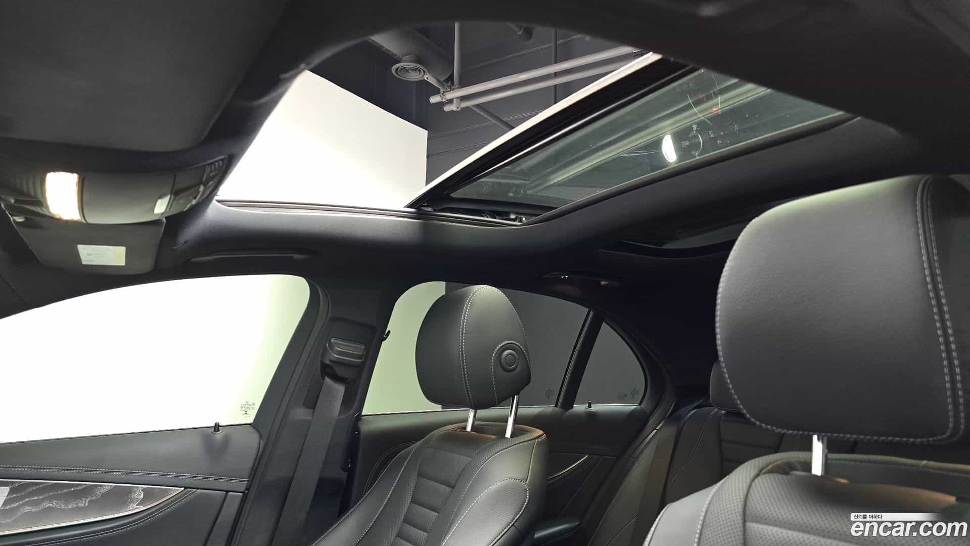 E-Class Mercedes-Benz 2022.5-OPTION-020