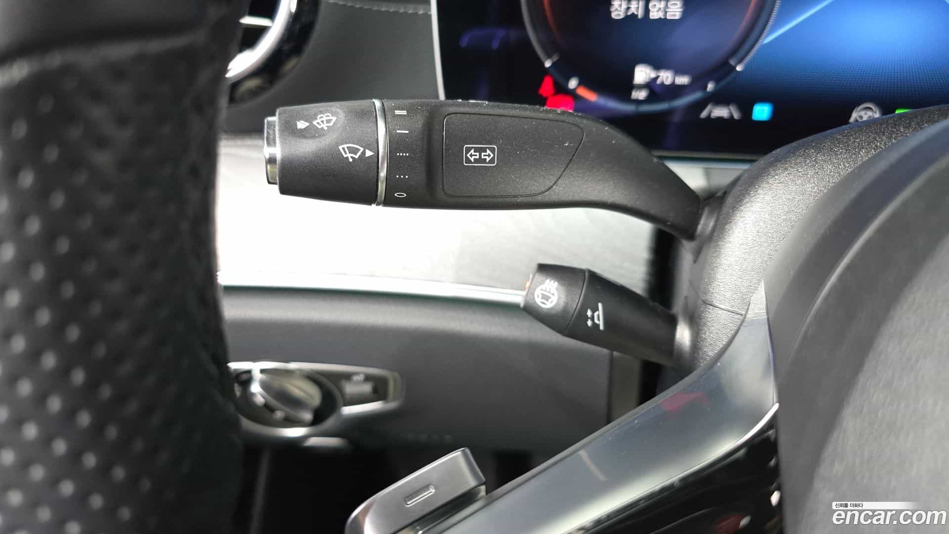 E-Class Mercedes-Benz 2022.5-OPTION-040