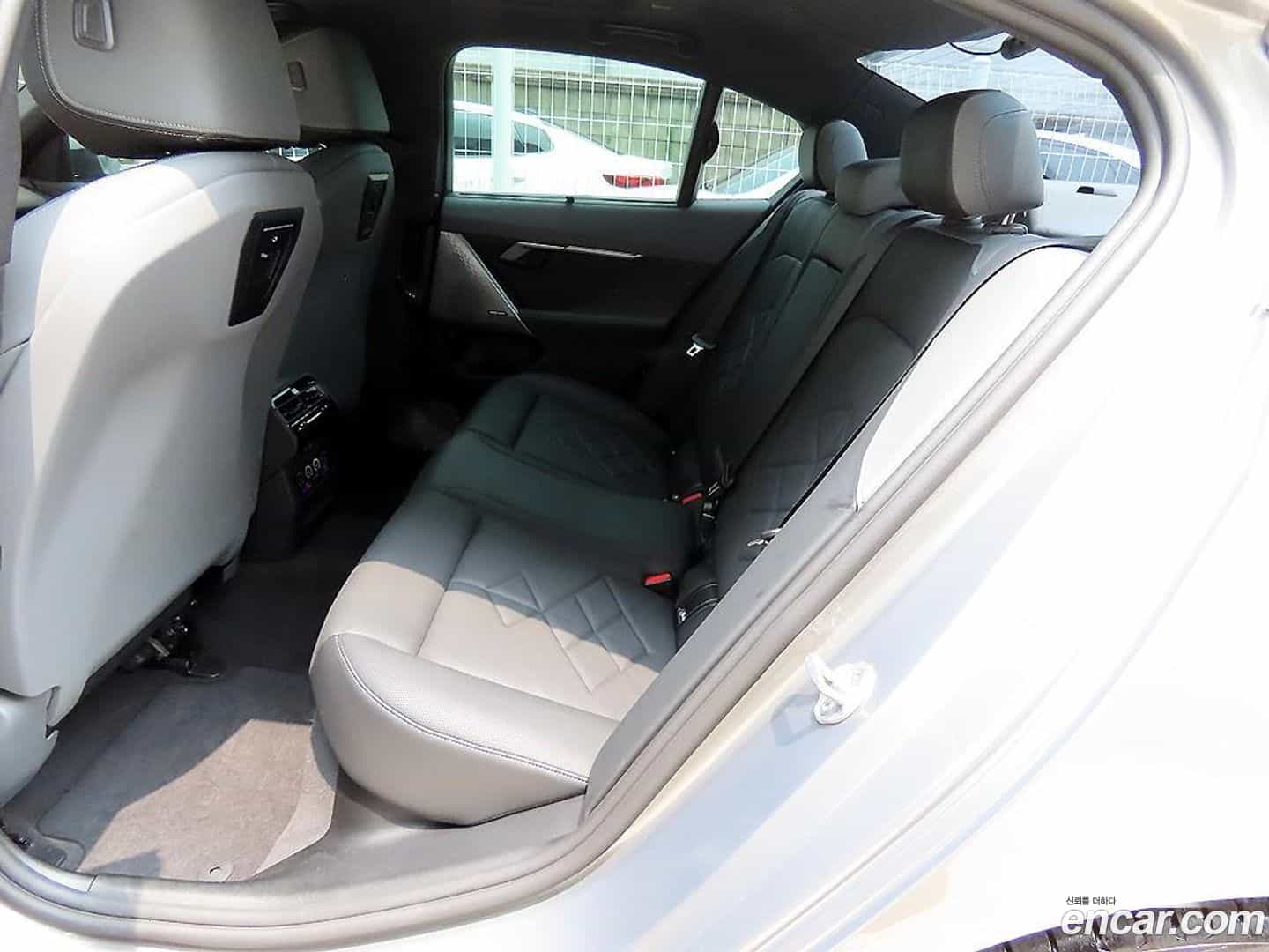 5-Series BMW 2025.1-OUTER-006