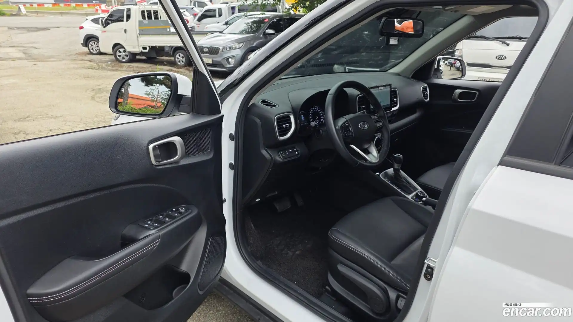 Venue Hyundai 2022.1-INNER-010