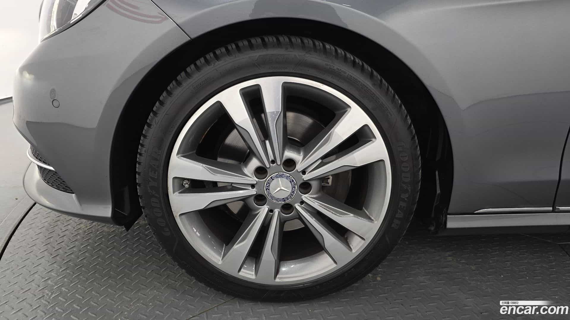 E-Class Mercedes-Benz 2015.7-OUTER-005
