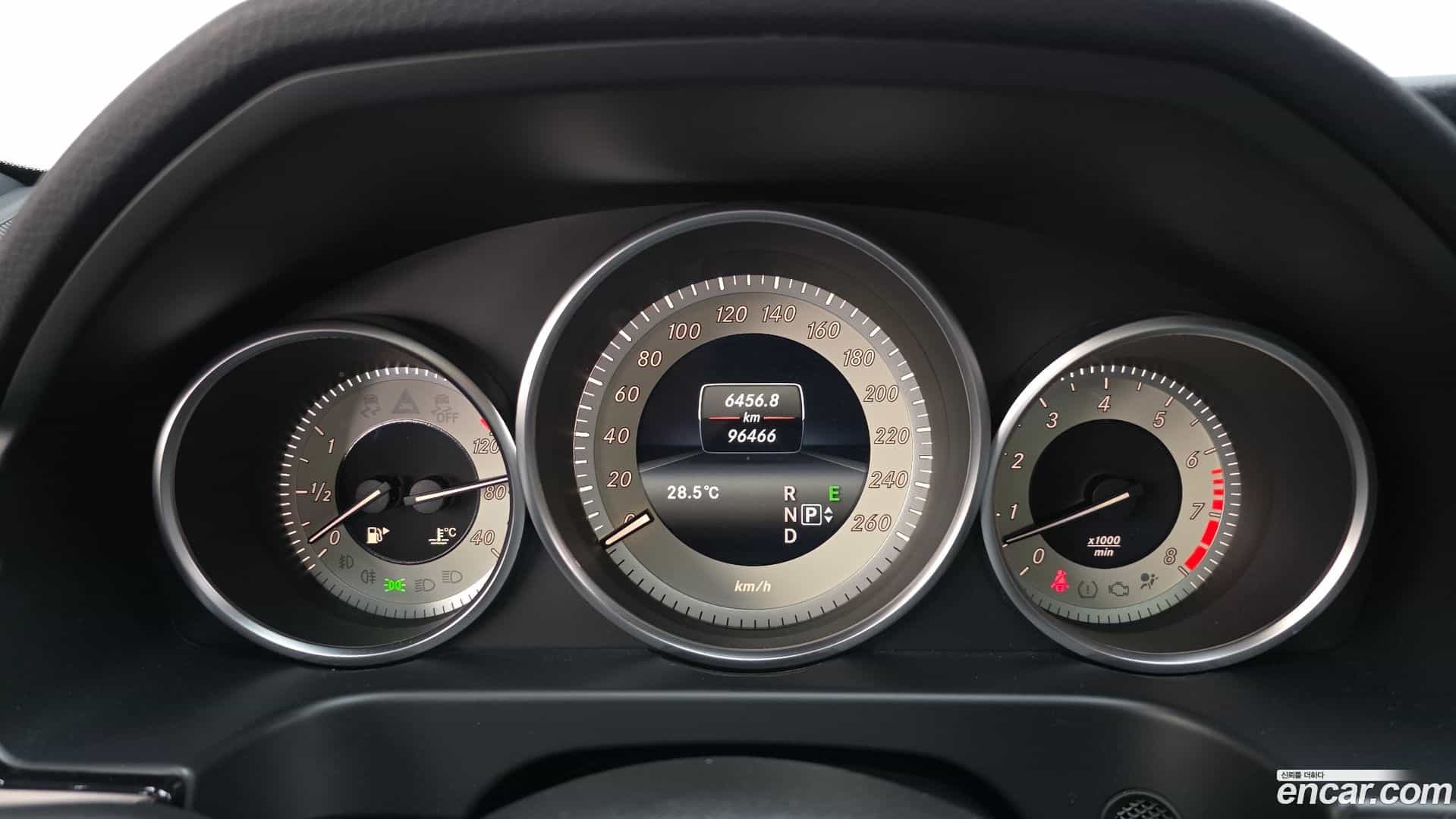 E-Class Mercedes-Benz 2015.7-INNER-008