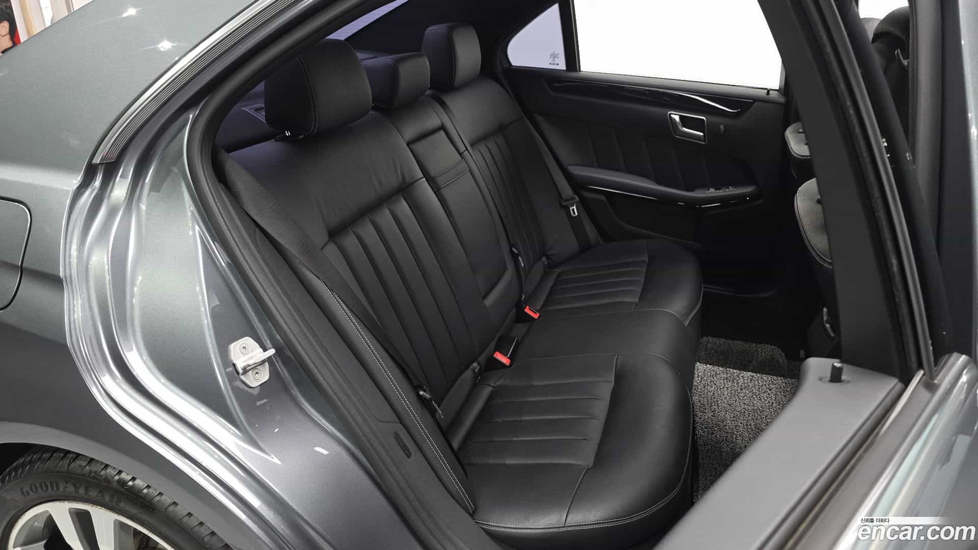E-Class Mercedes-Benz 2015.7-OPTION-016