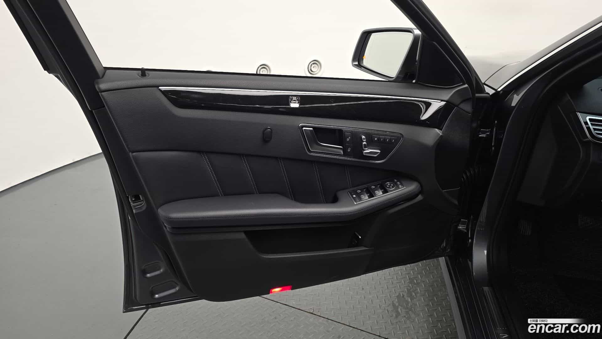 E-Class Mercedes-Benz 2015.7-INNER-034
