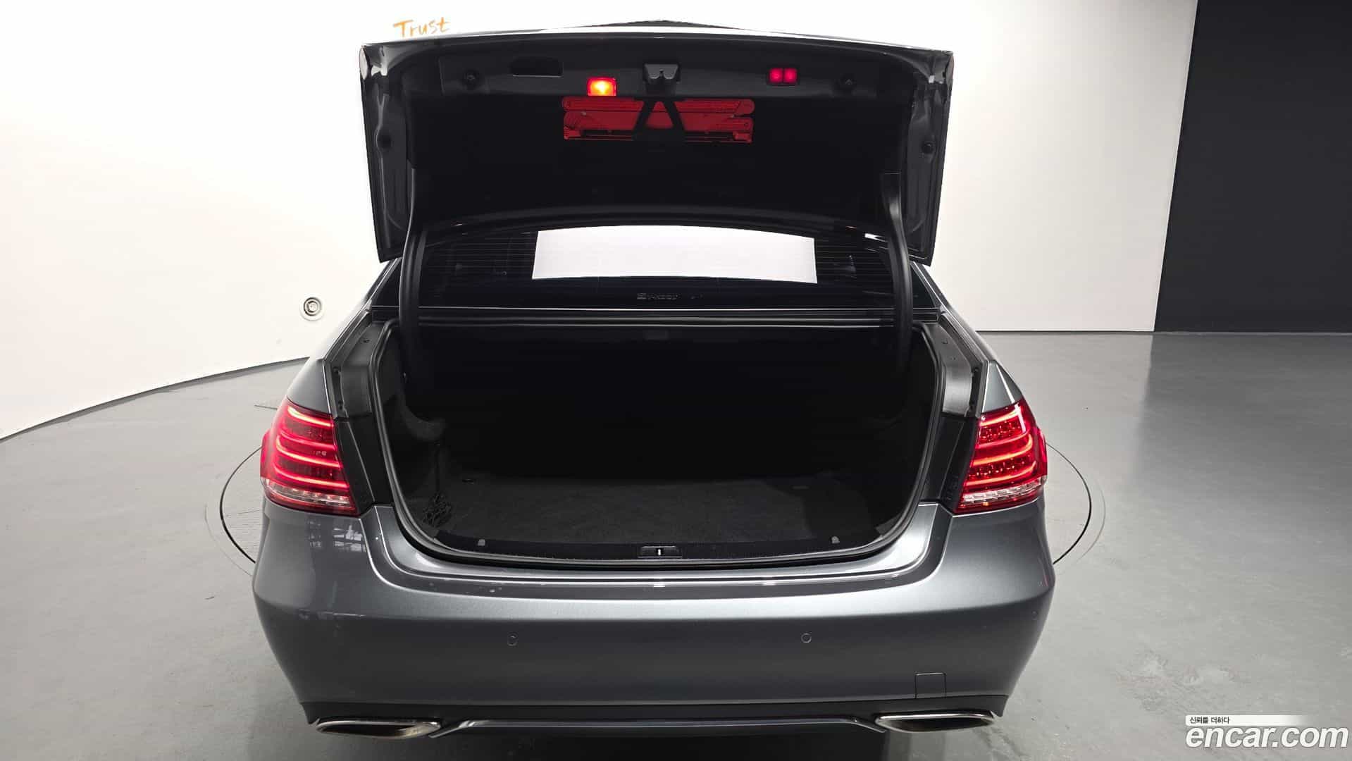 E-Class Mercedes-Benz 2015.7-OPTION-040