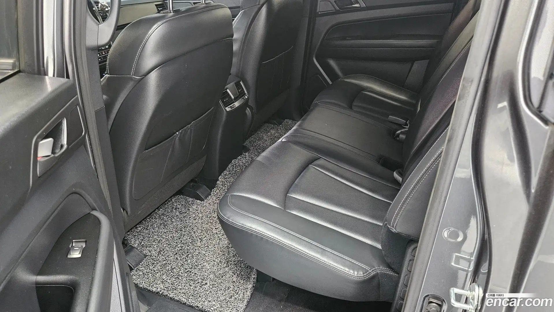Rexton KG Mobility 2021.8-OPTION-015