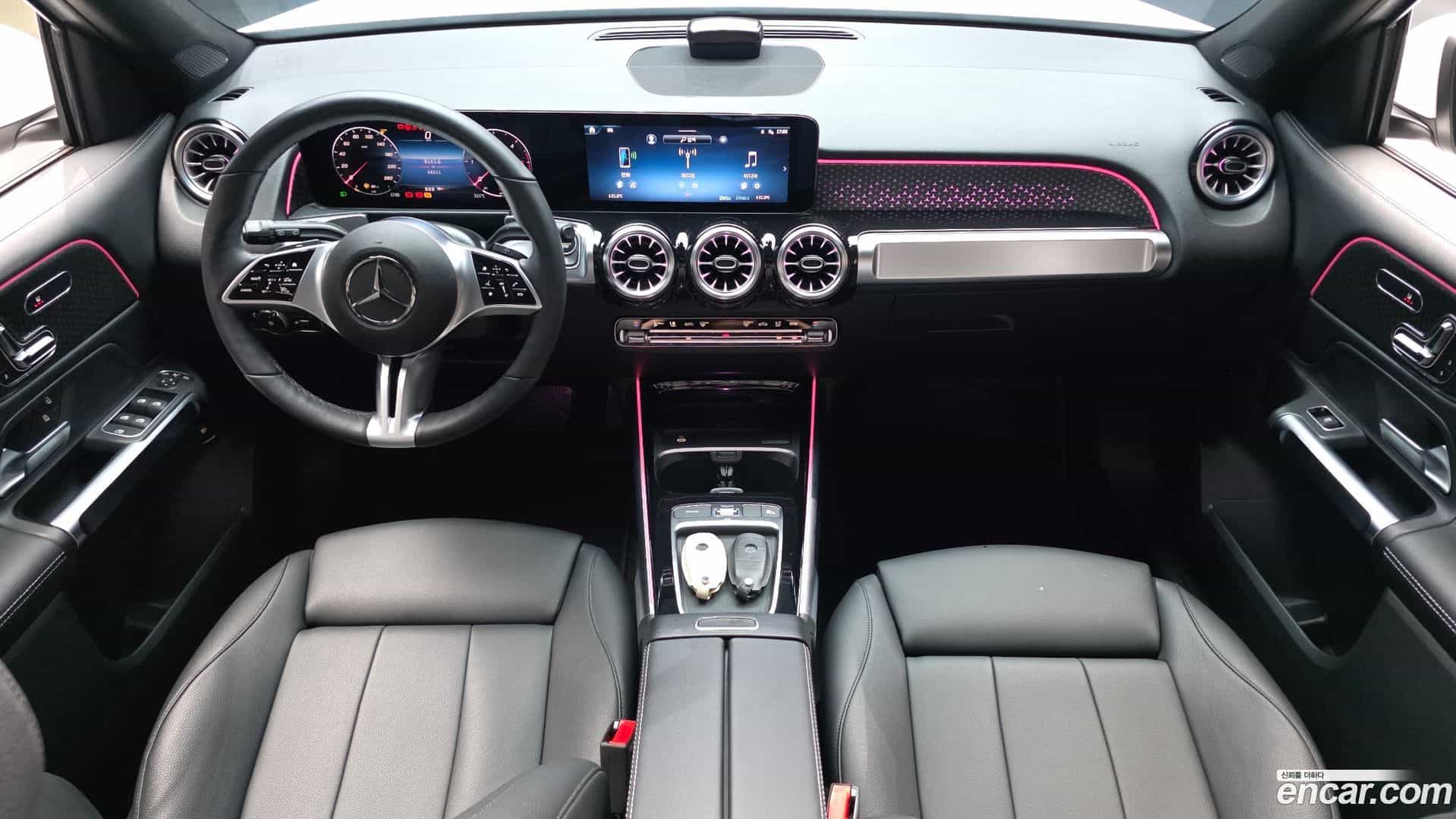 GLB-Class Mercedes-Benz 2024.1-INNER-007