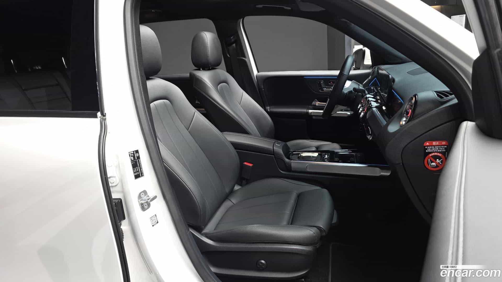 GLB-Class Mercedes-Benz 2024.1-OPTION-015