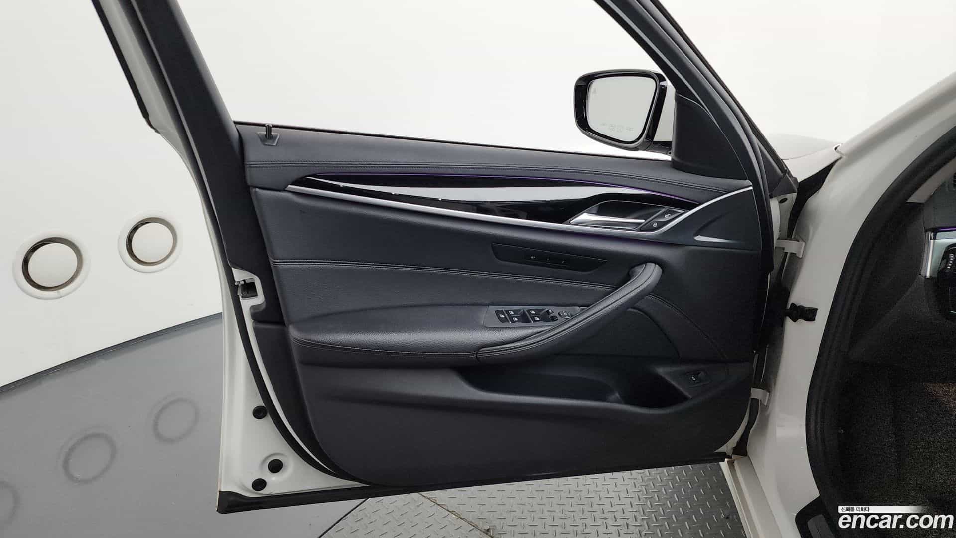 5-Series BMW 2017.11-INNER-034