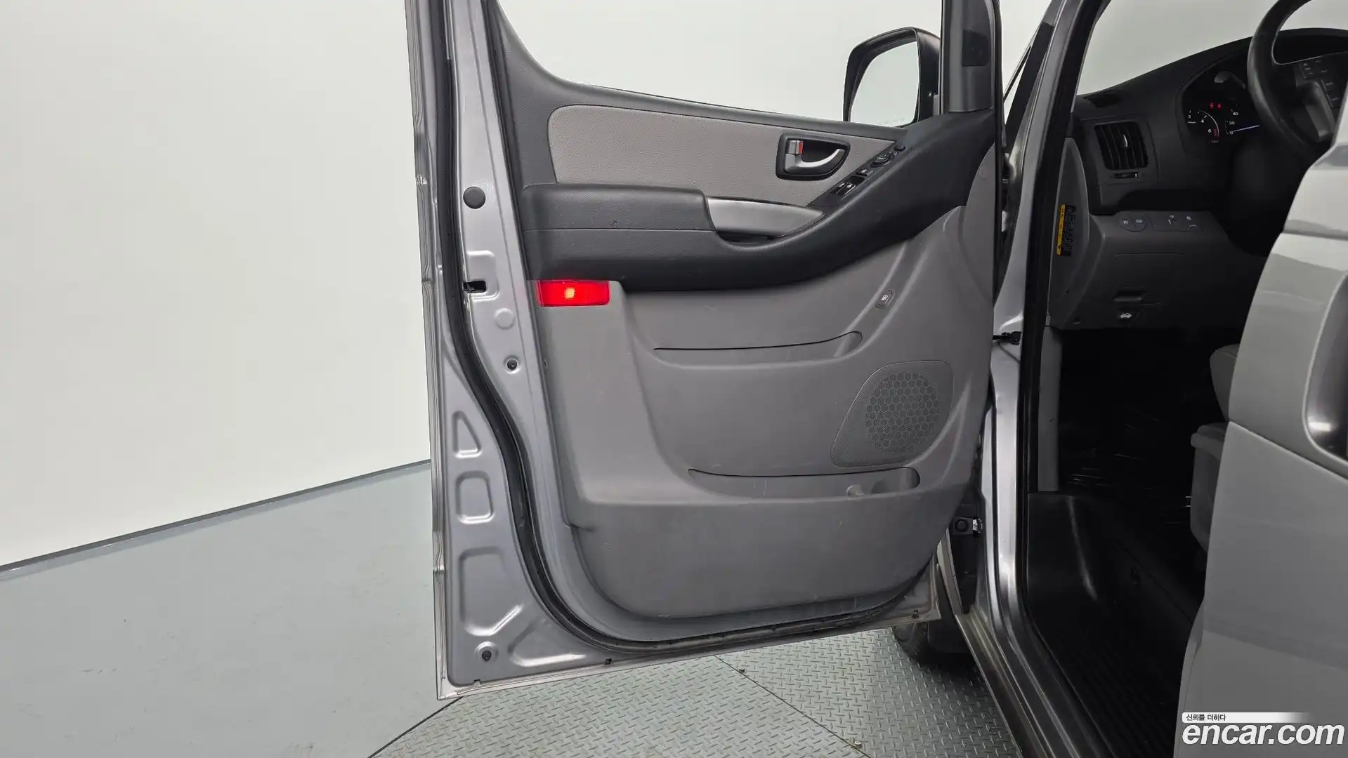 Starex Hyundai 2016.6-INNER-034