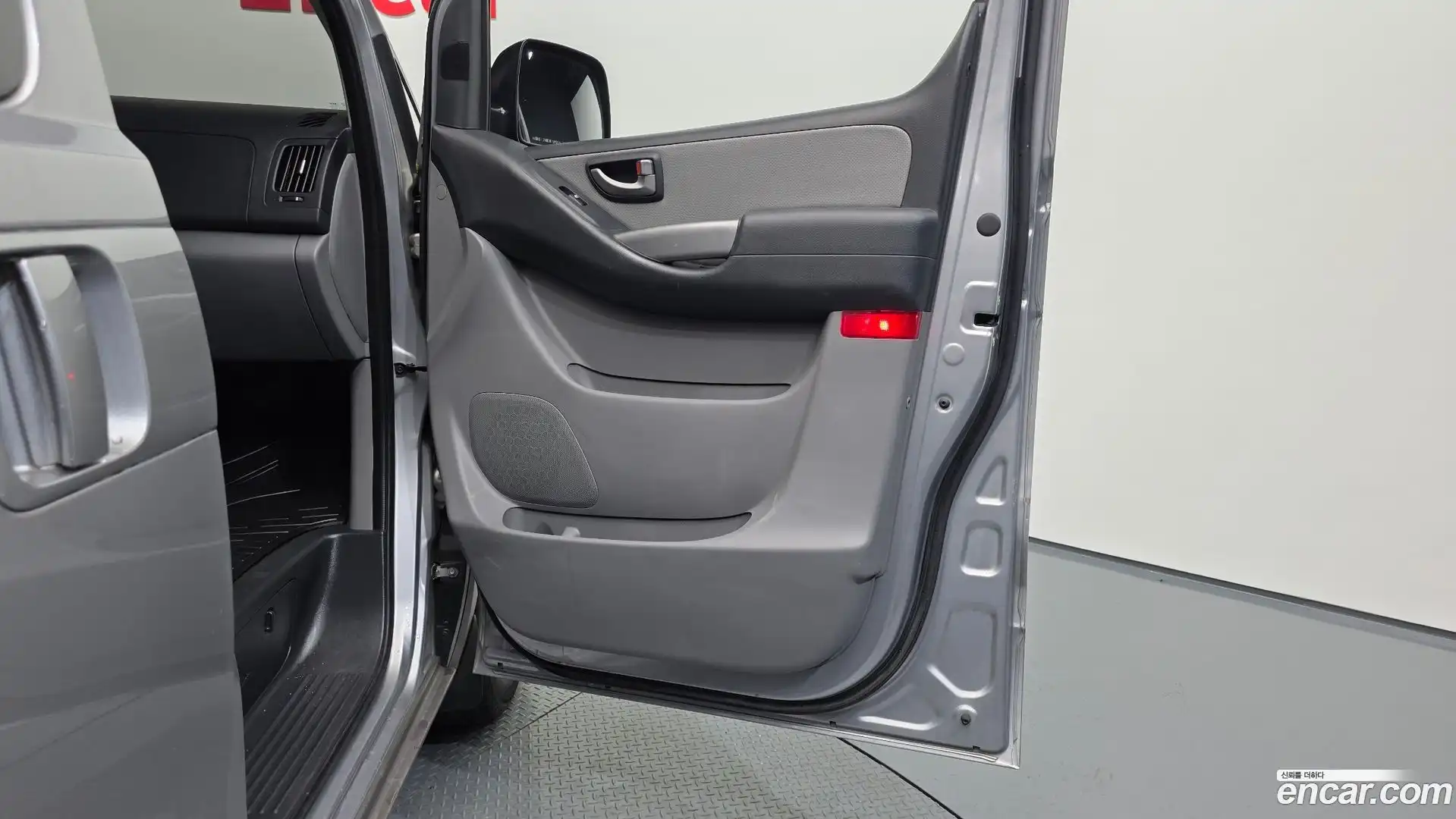 Starex Hyundai 2016.6-INNER-035