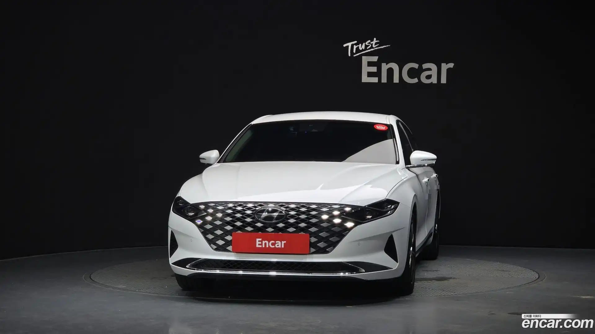 Grandeur Hyundai 2022.1-OUTER-003