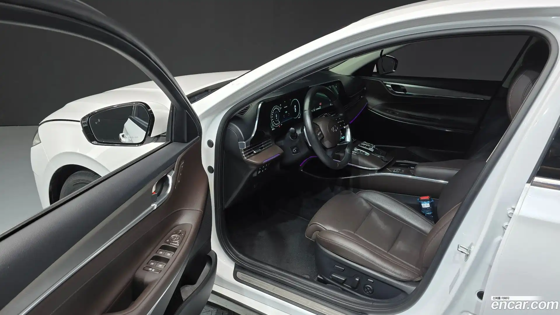 Grandeur Hyundai 2022.1-INNER-010