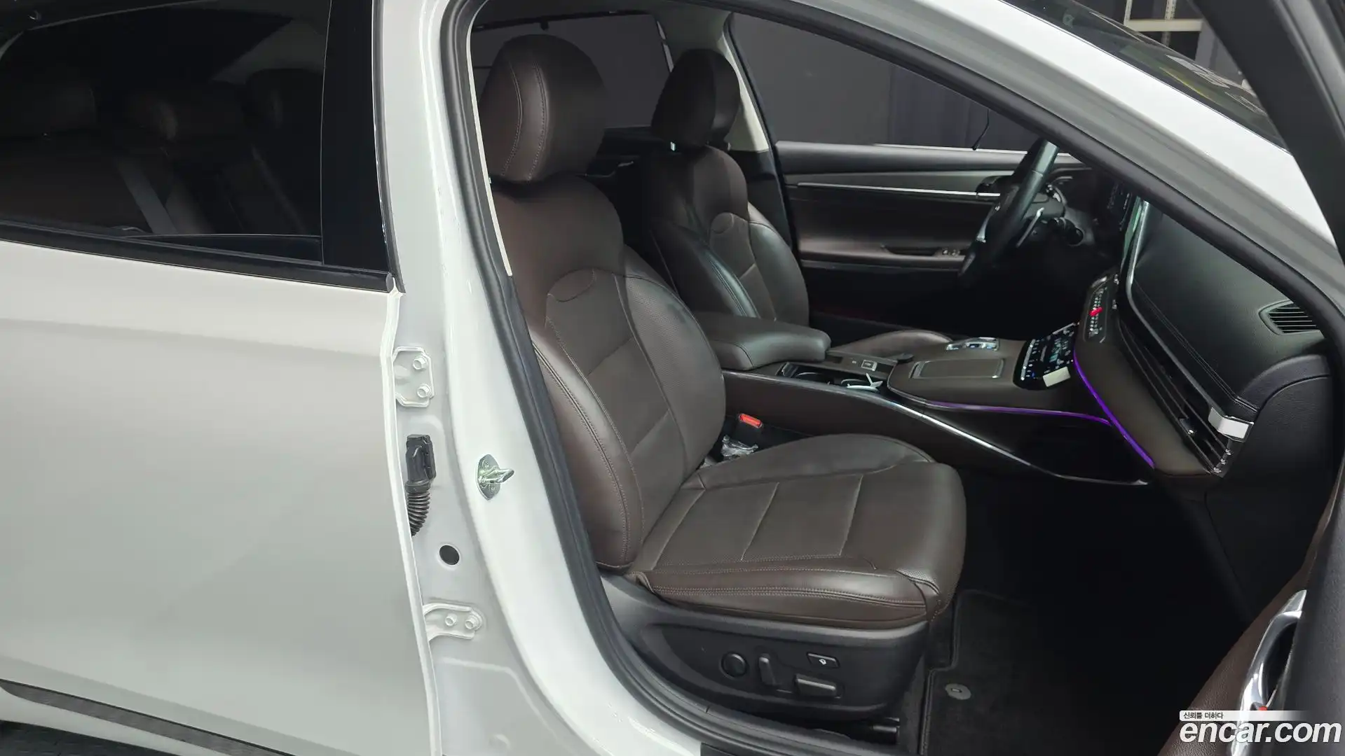 Grandeur Hyundai 2022.1-OPTION-016