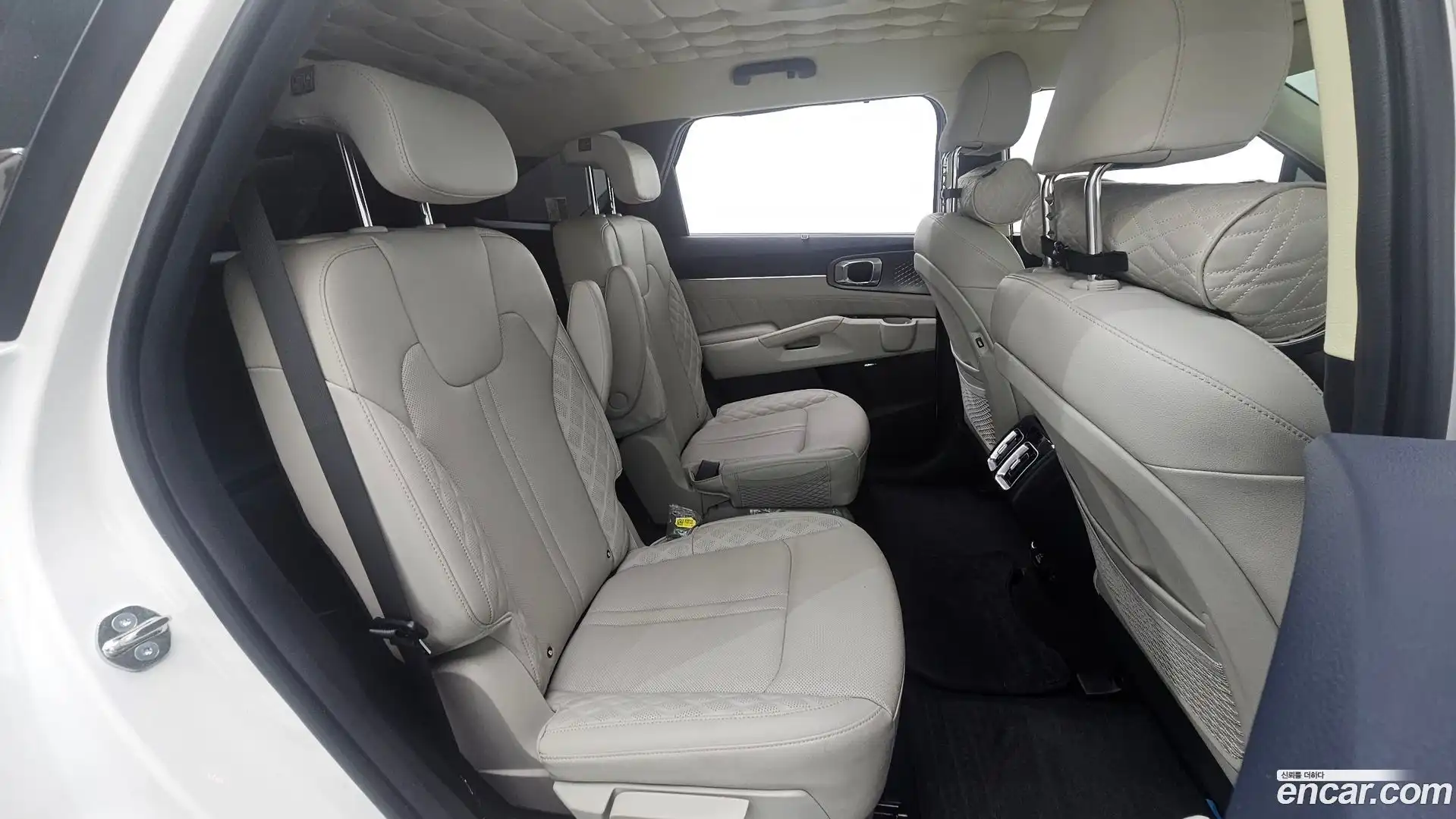 Sorento Kia 2023.6-OPTION-015
