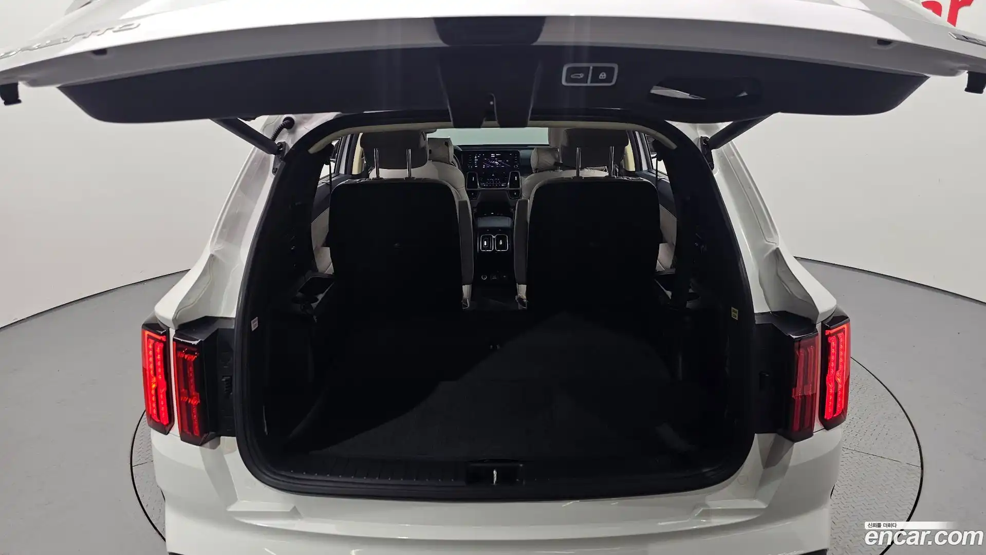 Sorento Kia 2023.6-OPTION-024