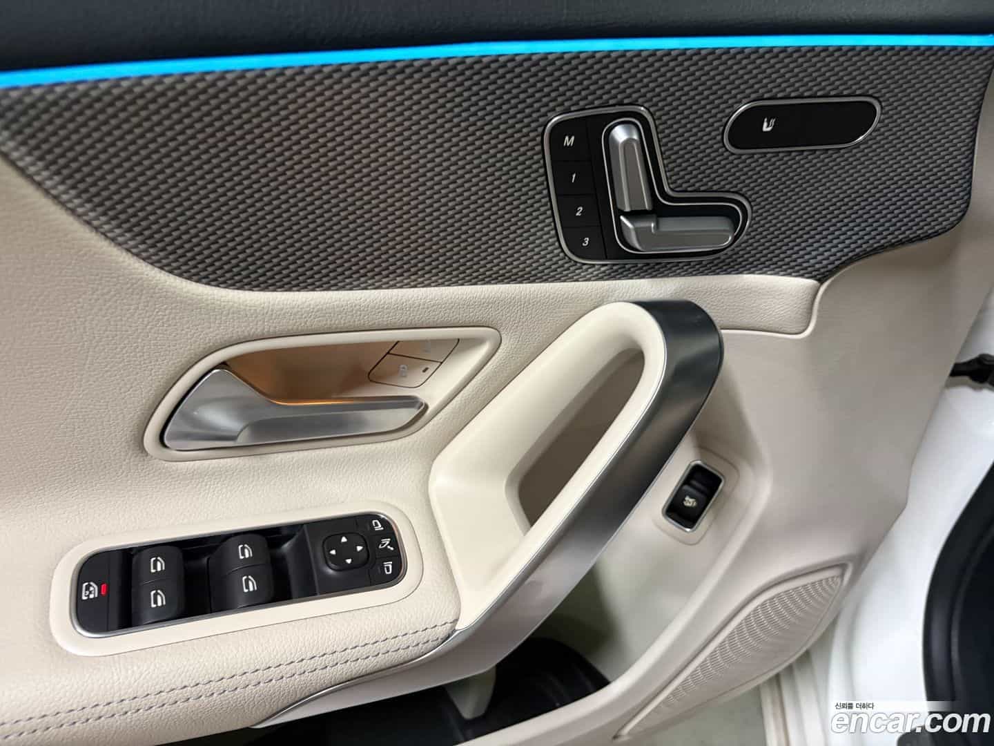 A-Class Mercedes-Benz 2020.8-OPTION-023