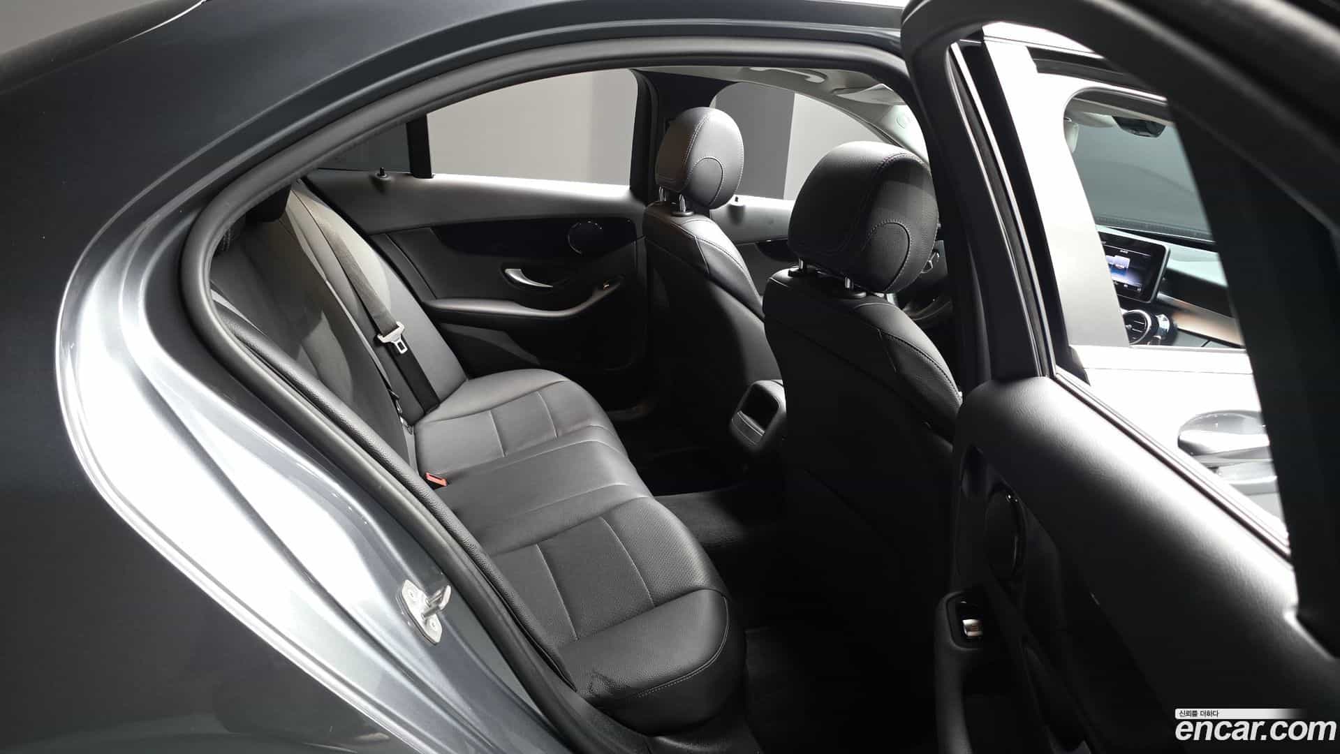 C-Class Mercedes-Benz 2018.4-OPTION-015