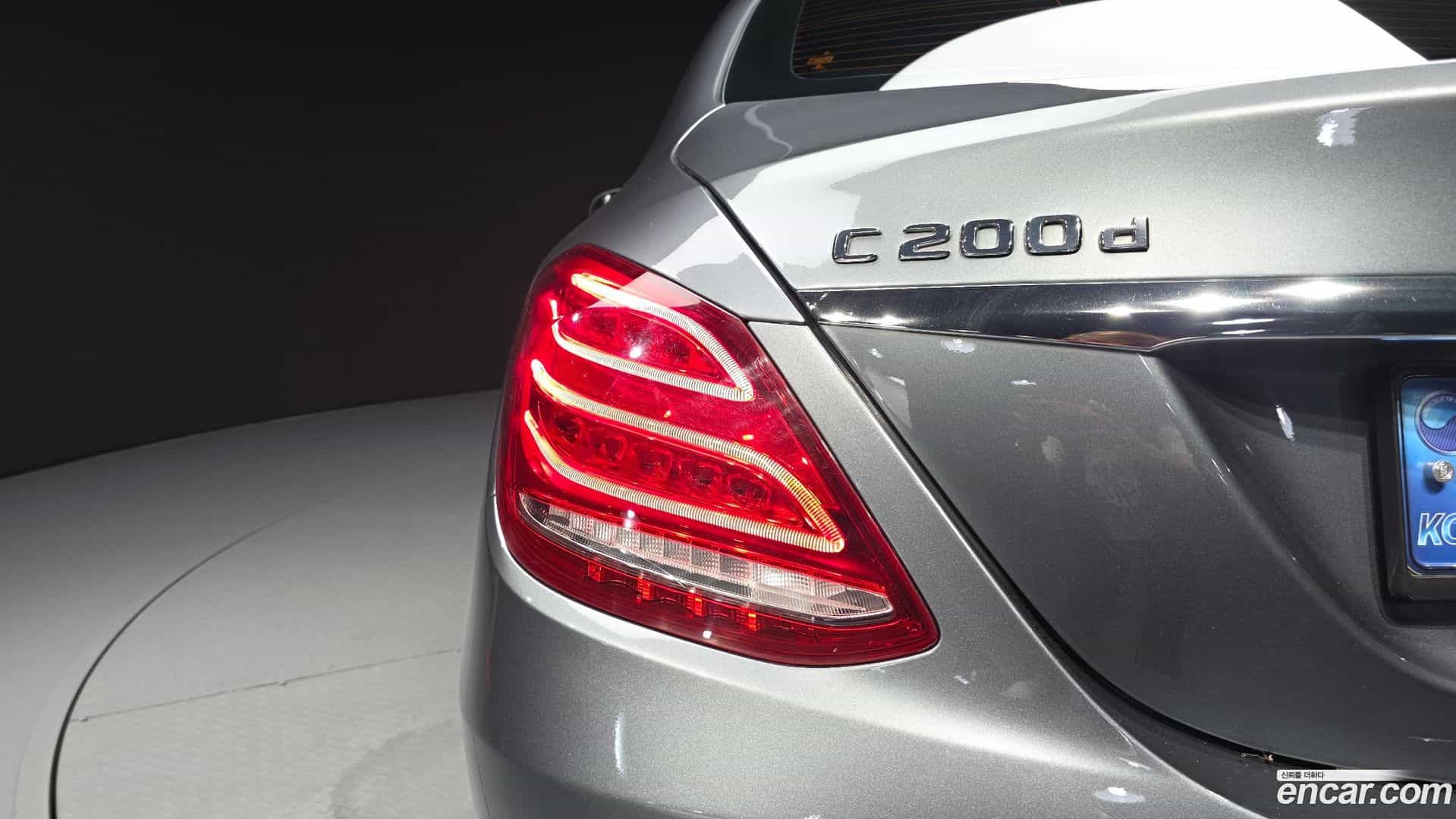 C-Class Mercedes-Benz 2018.4-OUTER-033