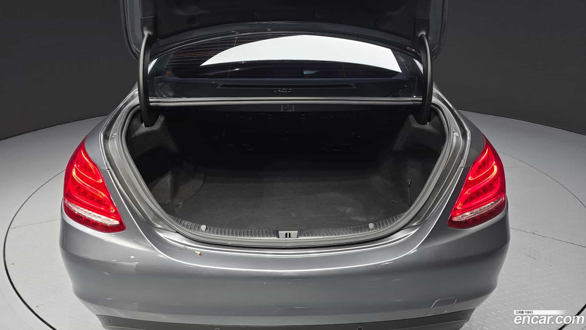 C-Class Mercedes-Benz 2018.4-OPTION-040