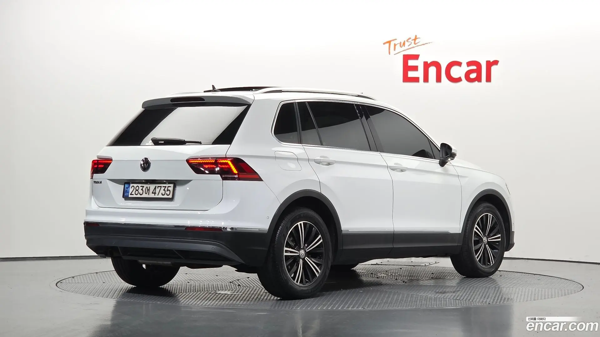 Main__Slider__Photo:Tiguan Volkswagen 2020.6-1