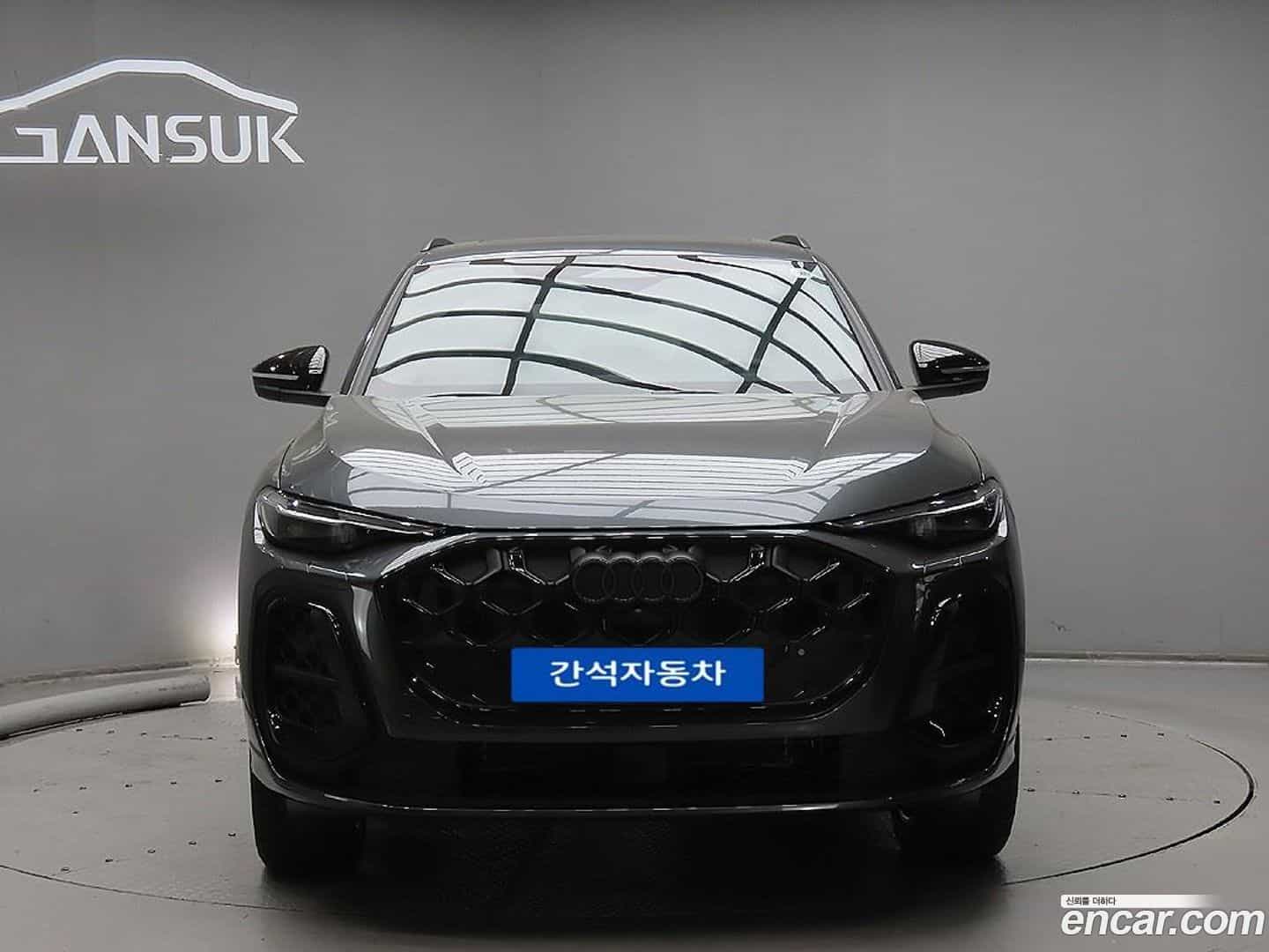 Q5 Audi 2025.11-OUTER-001