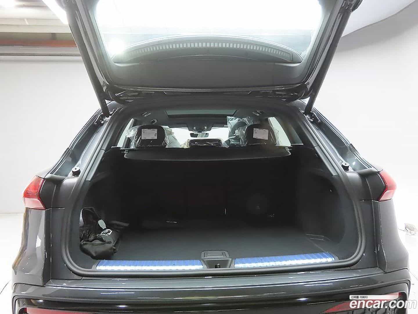 Q5 Audi 2025.11-INNER-009